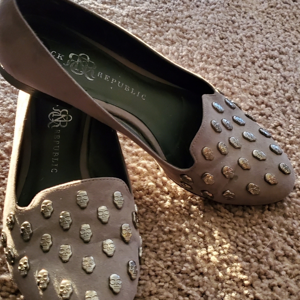 Rock & Republica dark grey metal skull flats size 8